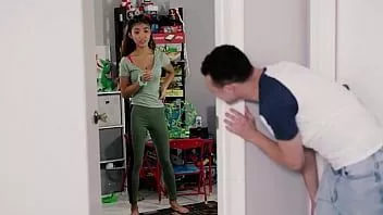play قرنية أخي باستخدام أخت لممارسة الجنس (كلارا الثالوث)