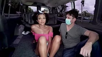 play Bangbros-バンバスでプレストンパーカーからディックを取っている巨乳の黒いベイビーアリナアリ