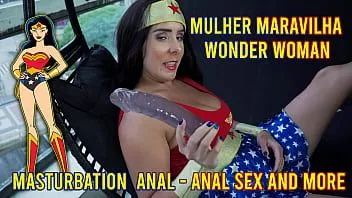 play Die Wunderfrau bekommt einen Analfick mit einem großen Spielzeug im Arsch