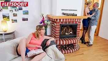 play Letsdoeit - meu padrasto fez sexo comigo e com minha madrasta milf (klara e mia cruise)