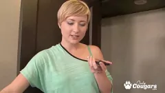 تشغيل أول مرة لنورا سكاي مع الديك الوحشي لزوج الأم الأسود