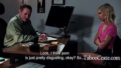 Reproducir Rubia joven y dura en una historia porno tabú
