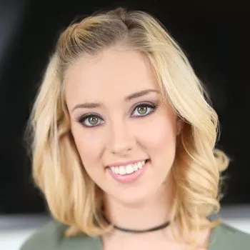 পর্নস্টার Haley Reed